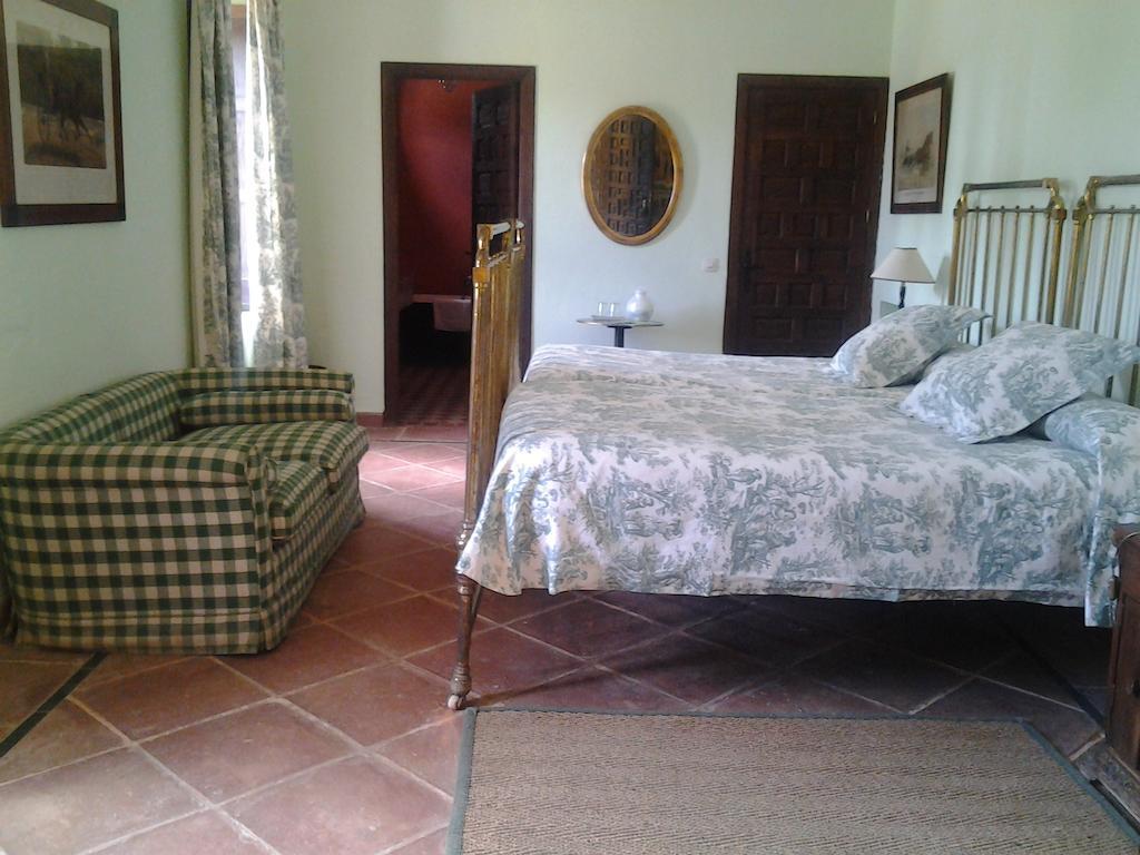 Hacienda La Indiana Los Palacios Y Villafranca Quarto foto